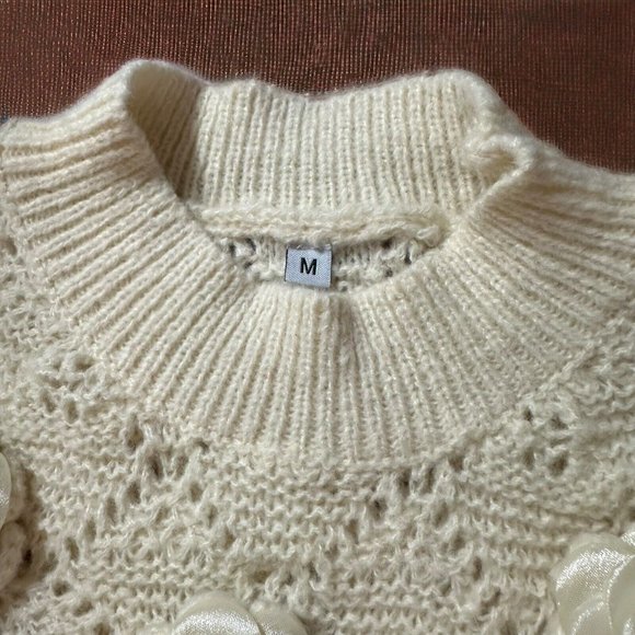 Crop Top Knit Medium Ivory Short Sleeve Crew Neck Decorated Pearls Faux Flowers - Picture 11 of 12